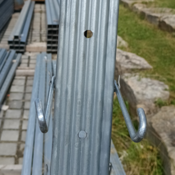 Čtvercová koncovka na sloupek 65 mm