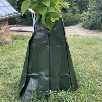 spojení dvou vaků do sebe pomocí zipu - nenaplněné vodou